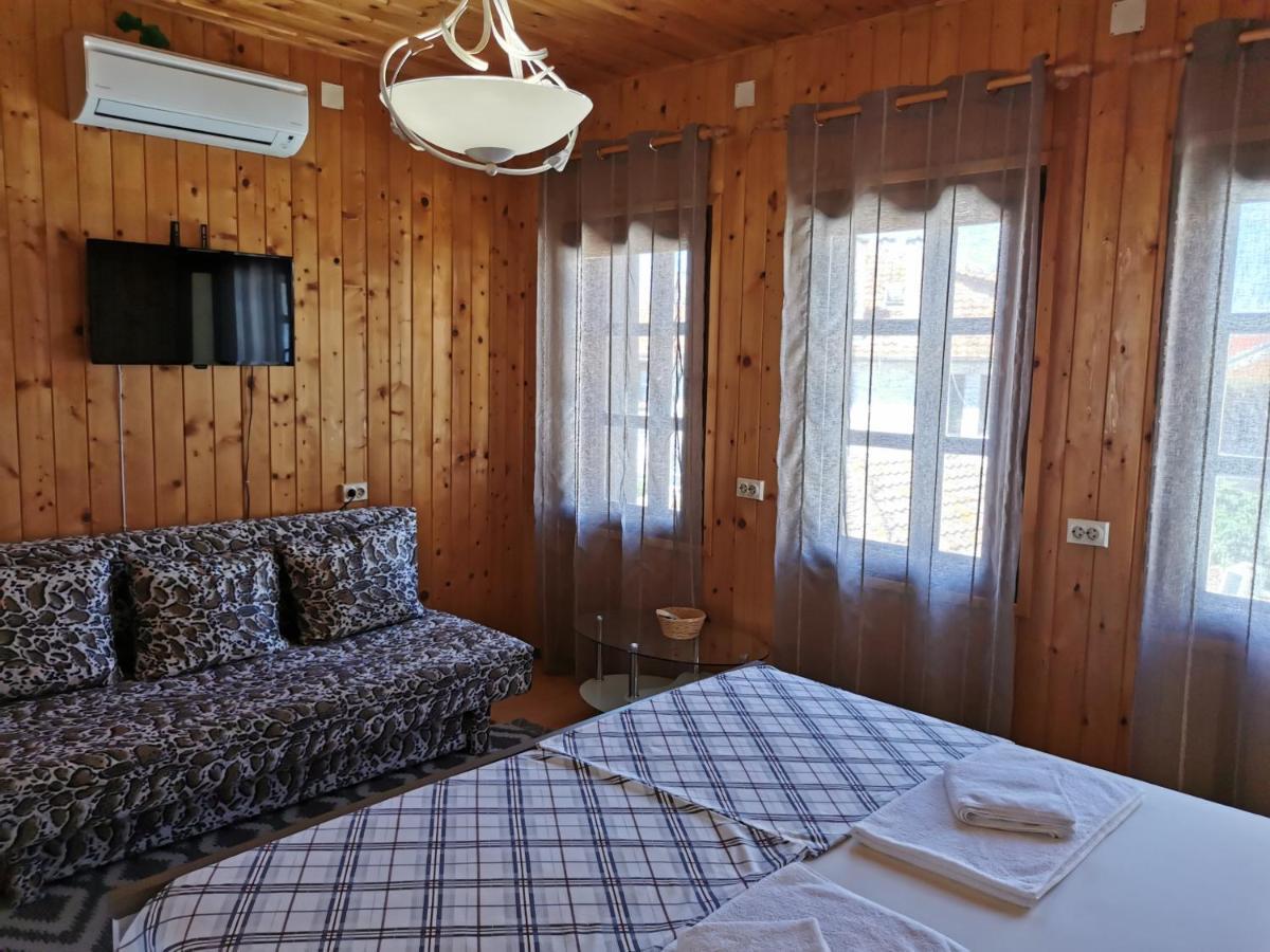 The Old House Hotel เนเซบาร์ ภายนอก รูปภาพ