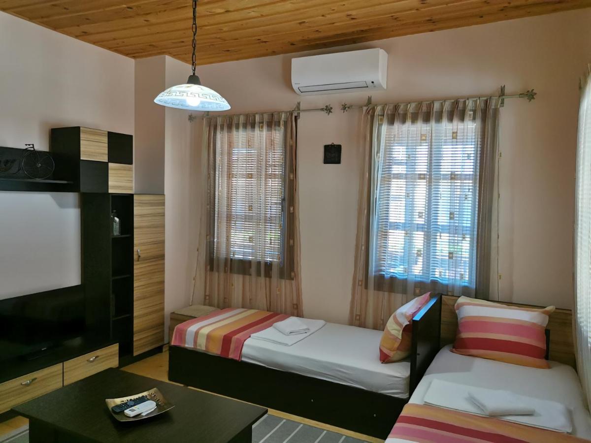 The Old House Hotel เนเซบาร์ ภายนอก รูปภาพ